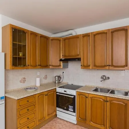 Kikilly - Two Bedroom With Balcony And Sea View