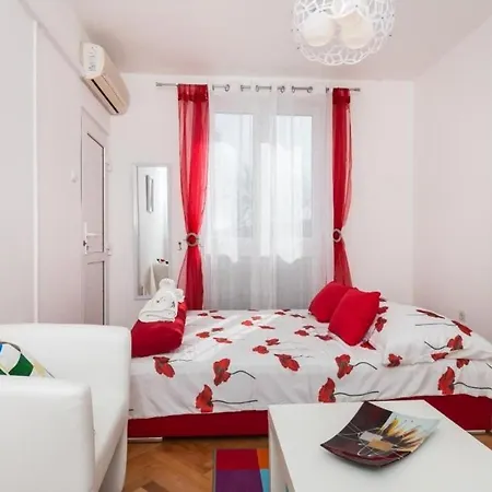 Kikilly - Two Bedroom With Balcony And Sea View *