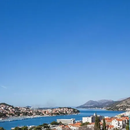 아파트 Kikilly - Two Bedroom With Balcony And Sea View *